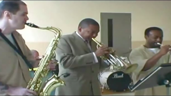 Wynton Marsalis visiting the New Jersey State Prison