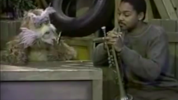 Classic Sesame Street: Hoots the Owl and Wynton Marsalis on notes