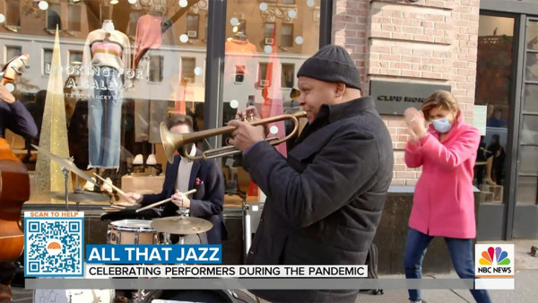 Wynton Marsalis surprises jazz musician doing pop-up concerts in New York - NBC Today Show
