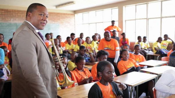 Wynton Teaching improvisation on “Shosholoza”, a Traditional South African Song