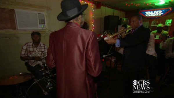 Wynton jams at a “Juke Joint” (Chasing the Blues) - Wynton on CBS This Morning